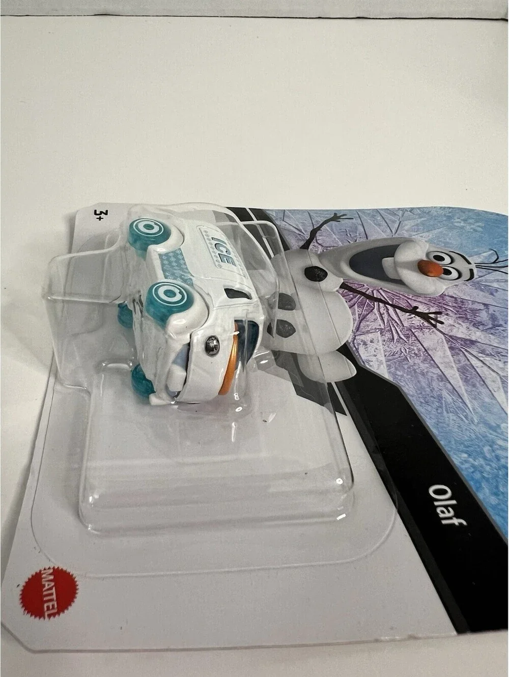 Hot Wheels Character Cars FYW05 Olaf 1:64 Scale Die-Cast Vehicle